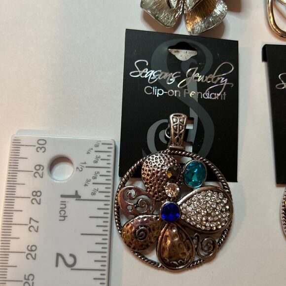 Clip-On Large Pendants lot of 4 new on Card  #C300 necklaces jewelry making - Picture 4 of 6